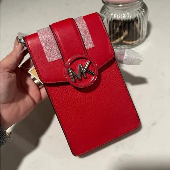 SOLD🤍MICHAEL KORS Carmen small phone holder crossbody bag ♥️ - Picture 5 of 12